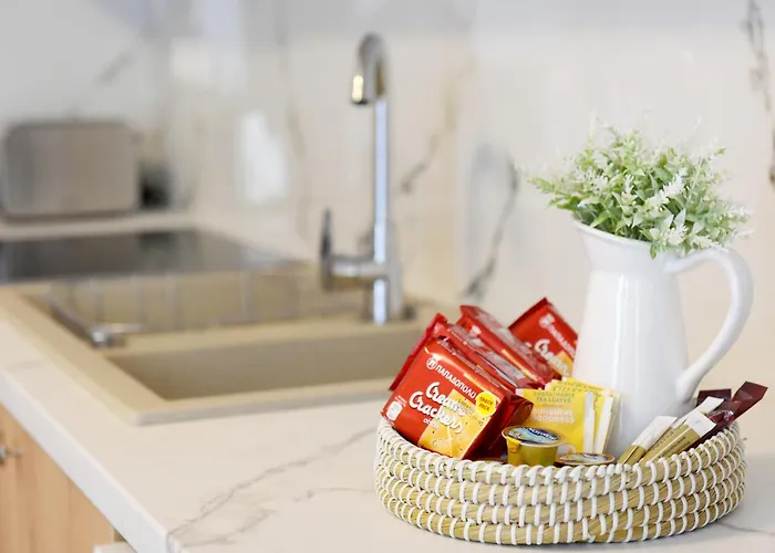 Square Apartment Émbonas